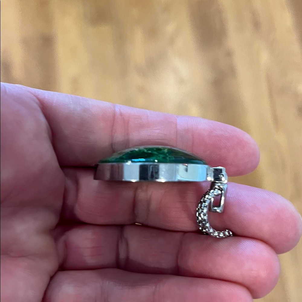 Gem Joy Green Pendant Necklace - Picture 5 of 6